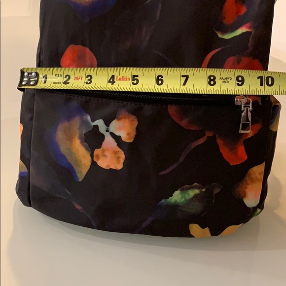 Floral backpack - Picture 9 of 9